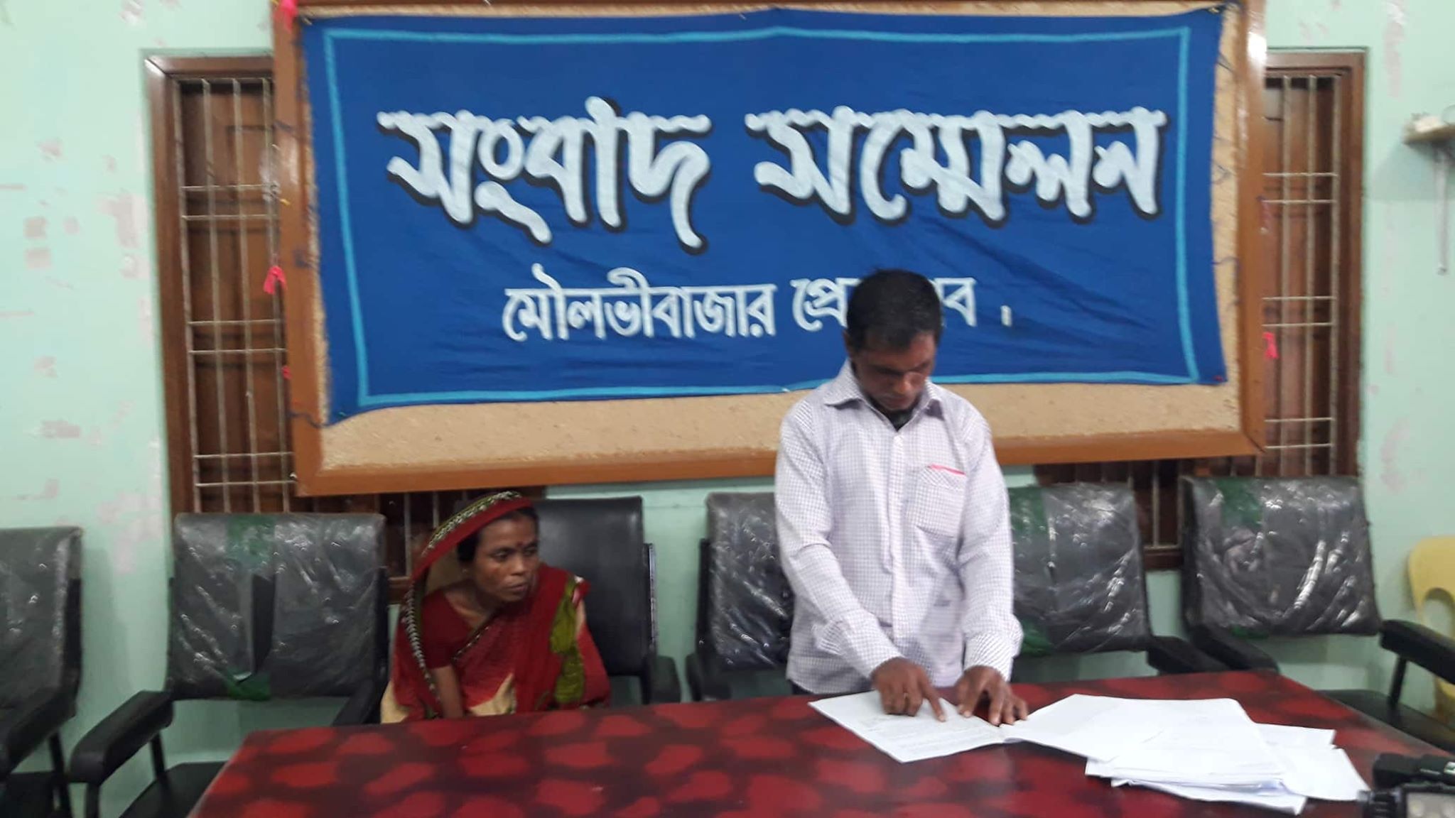 সংবাদ সম্মেলনে মেয়ে হত্যার বিচার চাইলেন বাবা