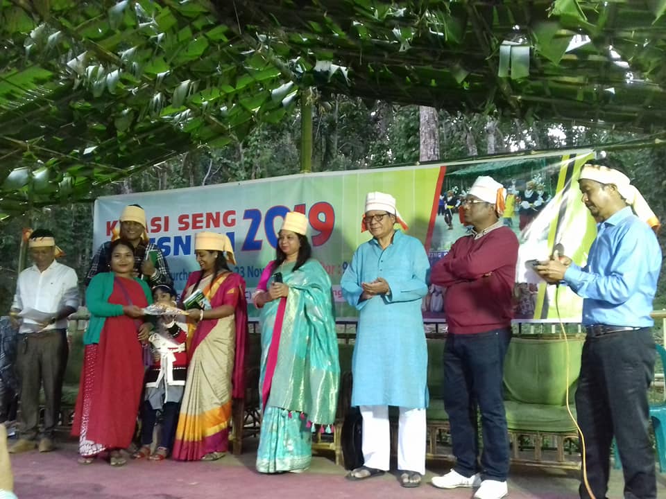 লাইয়ছড়ায় খাসিয়াদের বর্ষ বিদায় উদযাপন