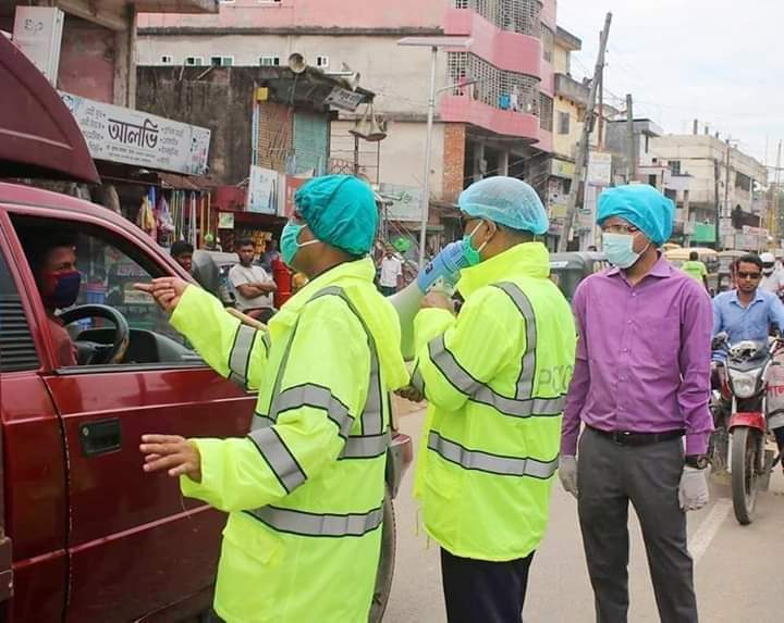 বড়লেখায় স্বাস্থ্যবিধি ও সামাজিক দূরত্ব না মানায় ২০টি মামলায় জরিমানা