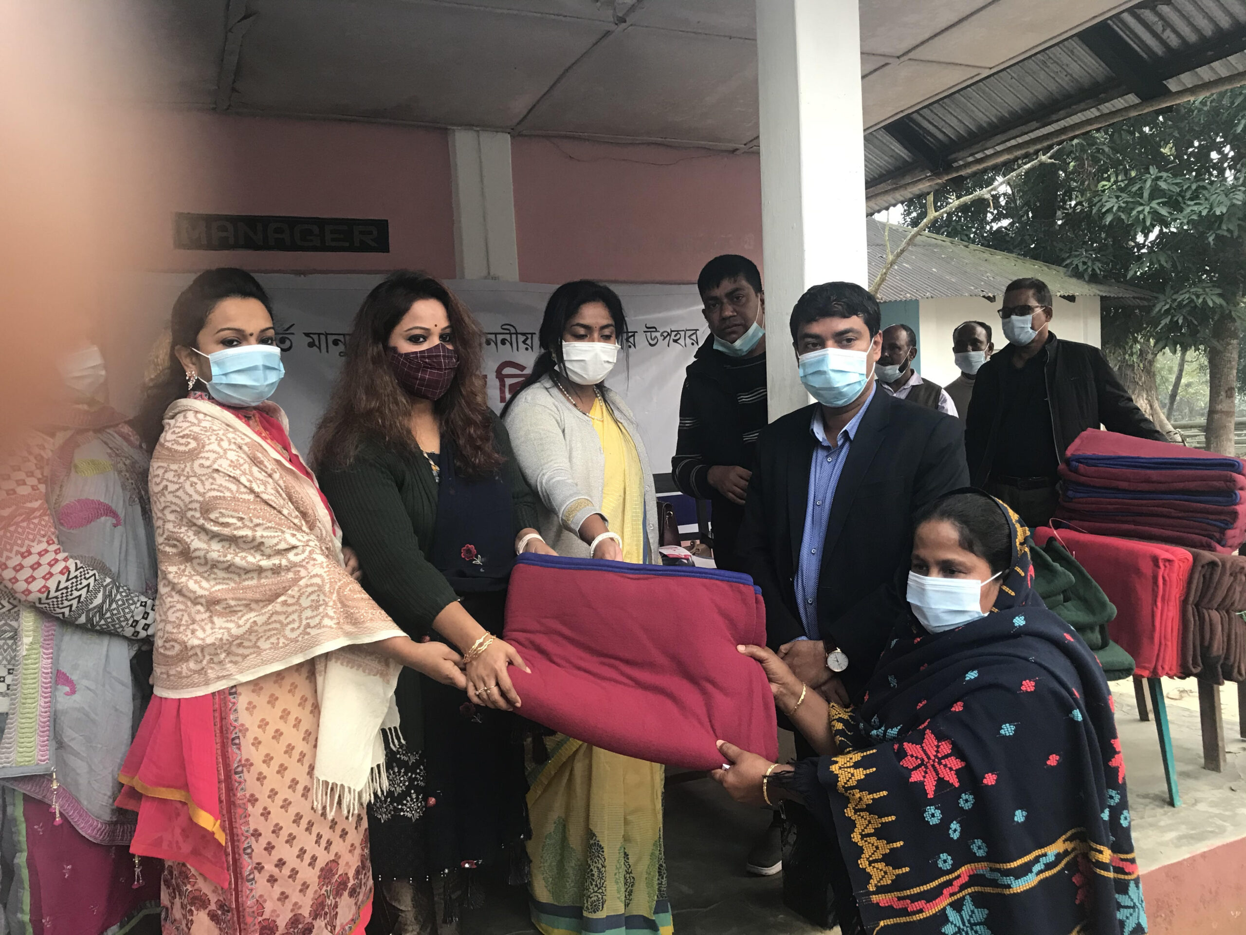 মৌলভীবাজার লেডিল ক্লাবের উদ্যোগে চা শ্রমিকদের মধ্যে শীতবস্ত্র বিতরণ