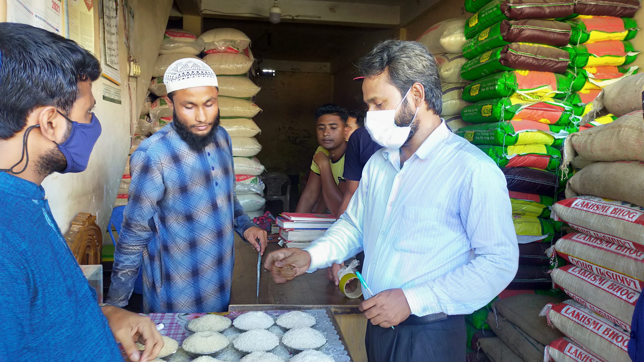 রাজনগরে ভোক্তা-অধিকার কর্তৃক তদারকি অভিযান ৪ টি প্রতিষ্ঠানকে জরিমানা