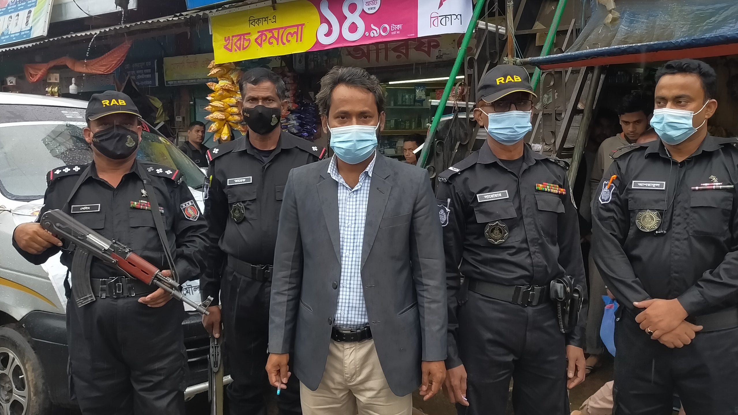 রাজনগর উপজেলায় ভোক্তা-অধিকার কর্তৃক অভিযানে ৬ টি প্রতিষ্ঠানকে জরিমানা