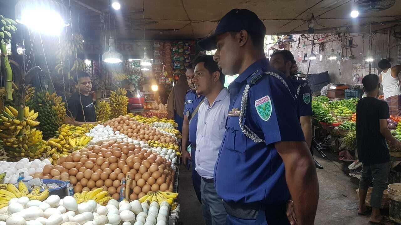 মৌলভীবাজা সদরে ভোক্তা অধিকার অভিযানে ৫ টি প্রতিষ্ঠানকে জরিমানা