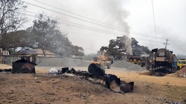 সড়ক উন্নয়নকাজে ব্যাহত পাঠদান, স্বাস্থ্যঝুঁকিতে শিক্ষার্থীরা