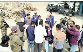 মেহেরপুরে ভ্রাম্যমান আদালতের অভিযানে দুটি ইটভাটাকে জরিমানা তিন লাখ টাকা।