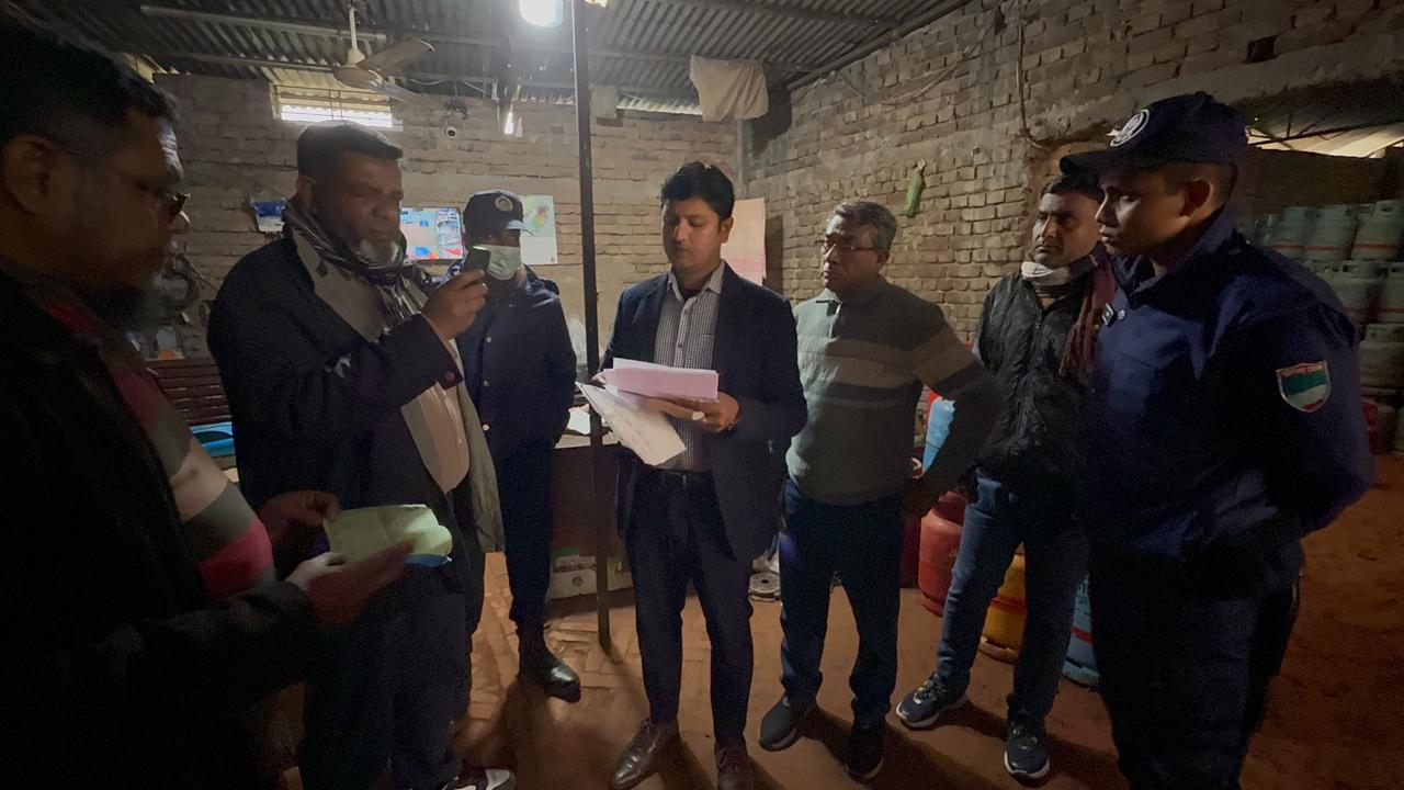 মাগুরায় জাতীয় ভোক্তা অধিকার অধিদপ্তরের অভিযানে ১ লক্ষ টাকা জরিমানা