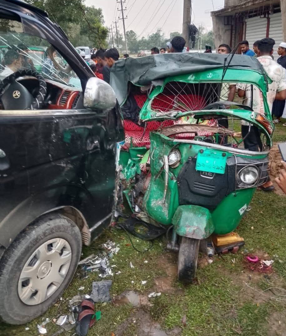 মাইক্রোবাস ও অটোরিকশার মুখমুখি সংঘর্ষে চালকসহ নিহত- ২ আহত-৩