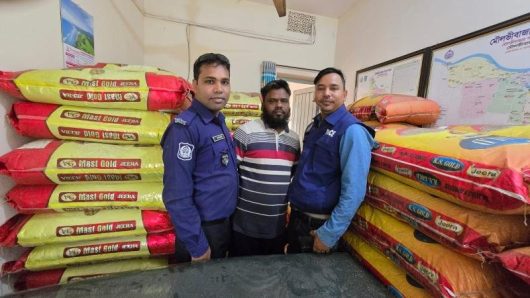 মৌলভীবাজারে পুলিশের অভিযানে ৩.৩ টন অবৈধ পণ্য জব্দ, আটক ১
