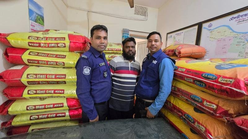মৌলভীবাজারে পুলিশের অভিযানে ৩.৩ টন অবৈধ পণ্য জব্দ, আটক ১