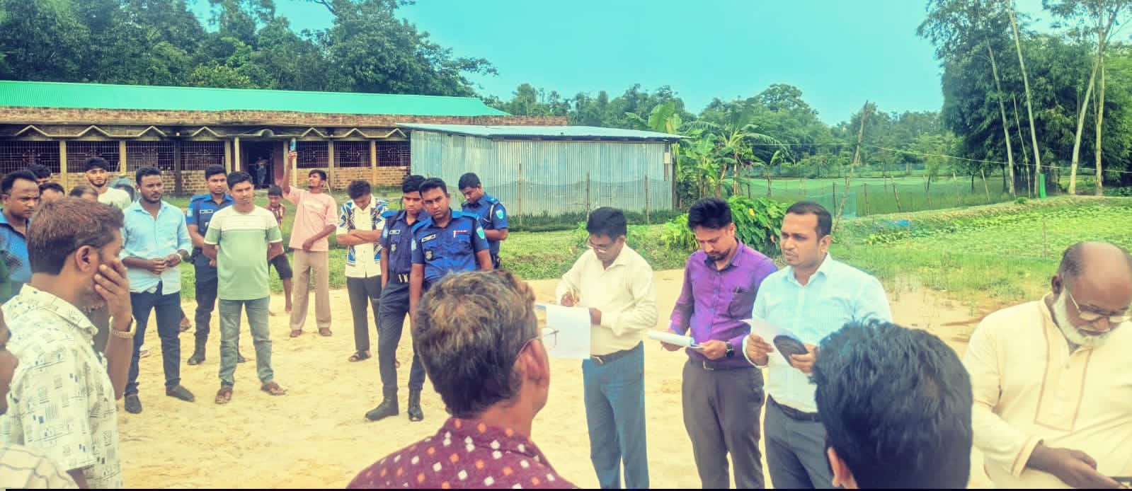 শ্রীমঙ্গলের ভূনবীতে জব্দকৃত অবৈধ বালু প্রকাশ্য নিলামে বিক্রী ৩ লাখ ১৩ হাজার!
